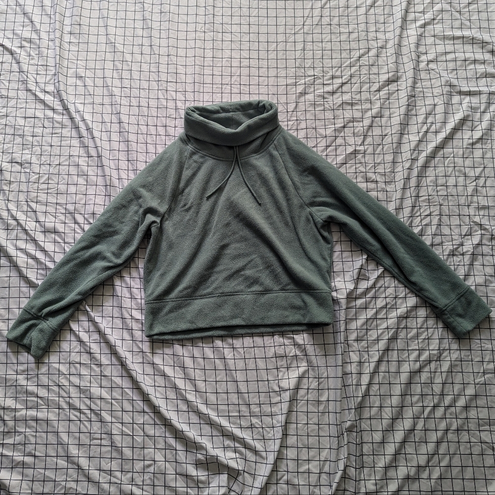 Old Navy Green Turtleneck Sweatshirt